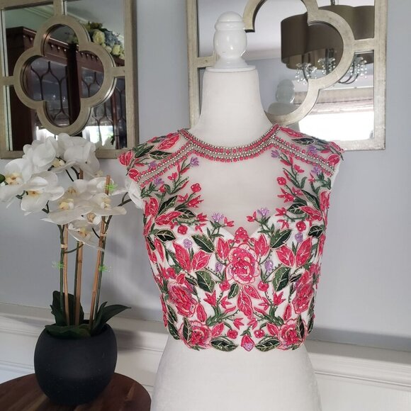 NEW Ellie Wilde Sheer Beaded Embroidered Sparkly Floral Sleeveless Crop Top SM - Picture 3 of 12